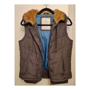 American Eagle fur hooded puffer vest with pockets